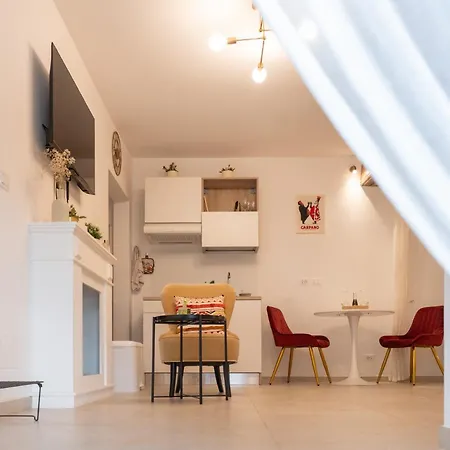 Piave | Modern Con Balcone In Corte Storica * Turín