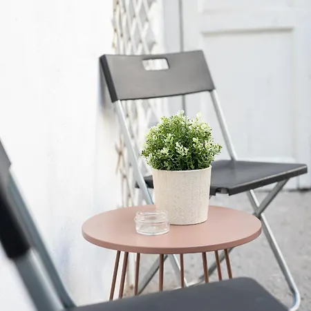 Piave | Modern Con Balcone In Corte Storica *